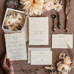 HOCHZEITS EINLADUNGEN moderne Kalligraphie / feine Kunst Präge-Ivory-Gold-Hochzeits Einladung, Florale Hochzeits Einladung, Toskana Italien Einladung Suite, Kranz Monogramm Hochzeits Einladung Suite, Deckle Edge Einladungen, Zerrissene Kante Hochzeits Einladungen golden, Fine Art Hochzeits Einladung Suite, Deckle Edge Papier14