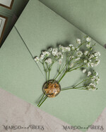 HOCHZEITS EINLADUNGEN 3-fach gefaltete Hochzeitseinladungen 3-fach Luxus Salbeigrüne Goldene Hochzeitseinladungen, Elegante Gartenhochzeitskarten, Baby Breath Bouquet Gypsophila Hochzeitseinladungen, Natürliche florale Hochzeitseinladung Suite19