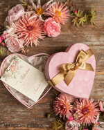 Geschenke zum Muttertag Muttertagsbox in Herzform Geschenkbox Herz für Mama mit Tasse, Kaffee, Tee, Honig & Grußkarte – stilvolles Muttertagsgeschenk, fertig verpackt und liebevoll gestaltet6