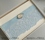 BRIDE bolero, robes, garter Geschenkidee für die Braut Strumpfband Romantisches hellblaues Spitzenstrumpfband mit Personalisierung und Grußkarte in einer Geschenkbox5