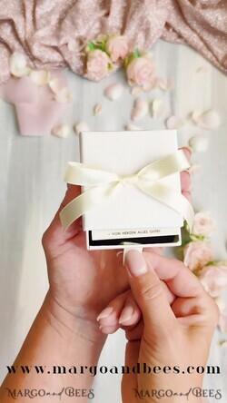 Geschenke zum Muttertag Schmuck für Mama zum Muttertag Geschenk für Mama – Armband mit Vergissmeinnicht-Blume in Geschenkbox mit Widmung4